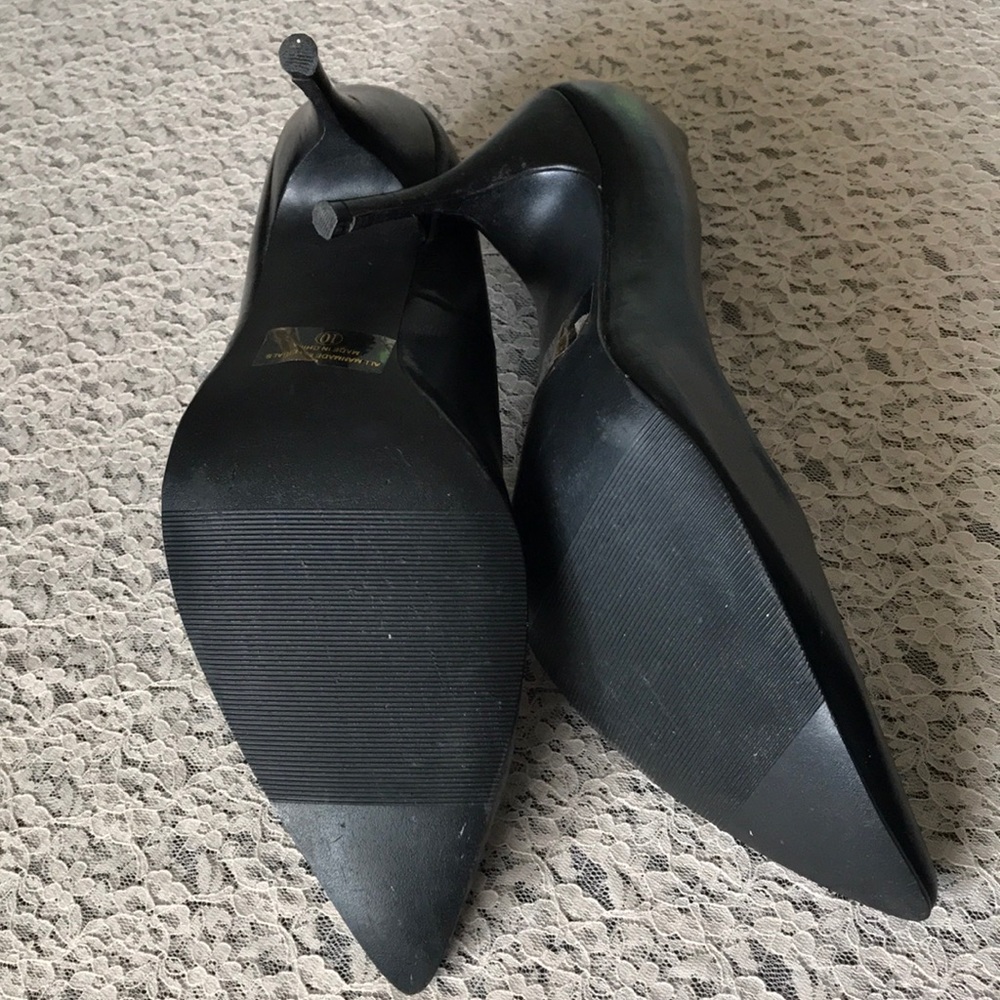 ❗️SOLD❗️ Black Pumps - Picture 7 of 7